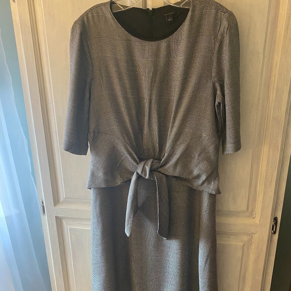 Ann Taylor Size 8 black plaid dress